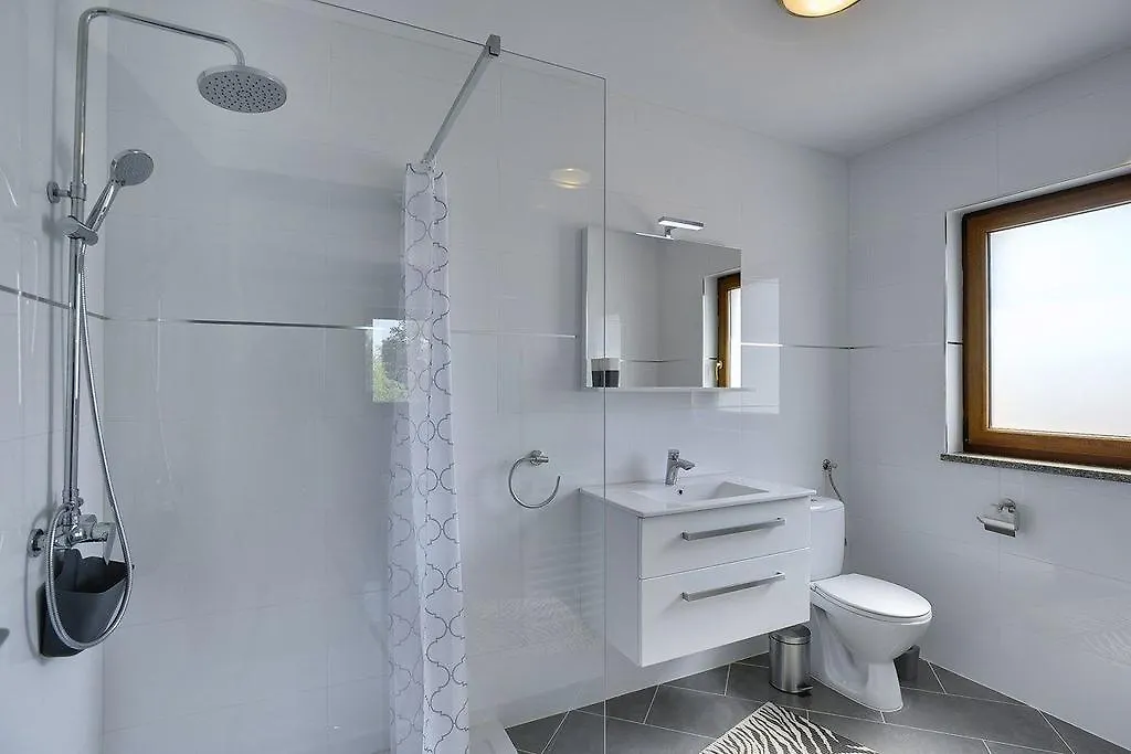 Villa Frankovici 0*, Pazin